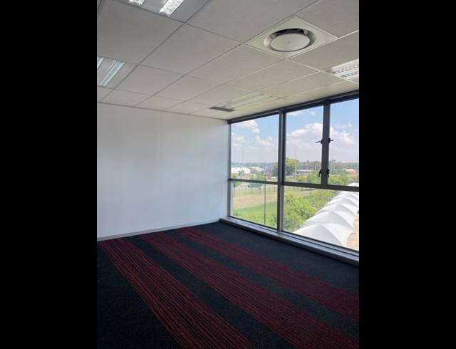 1,250M² OFFICE TO LET IN GLEN MARAIS